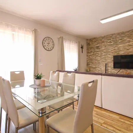 Apartman Vlado 2266 Pula